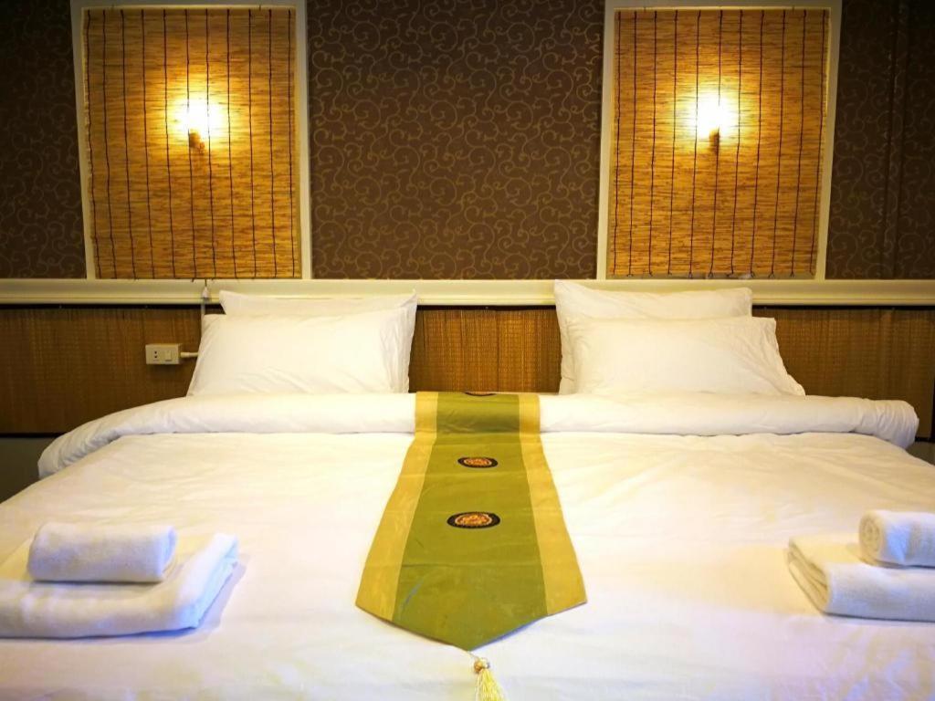 Thousand-Ten Thousand Hotel بانكوك المظهر الخارجي الصورة